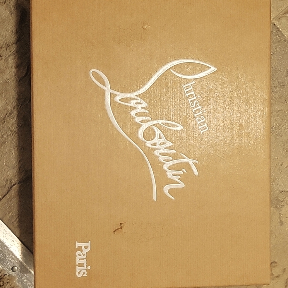 Christian Louboutin So Kate Pump